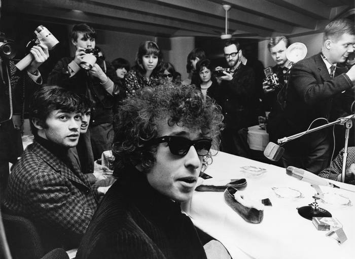 Umbral, Dylan, Benjamin y Allen: póker radiofónico 5 Robbie Robertson y Bob Dylan, 1966. Fotografía: Cordon Press.