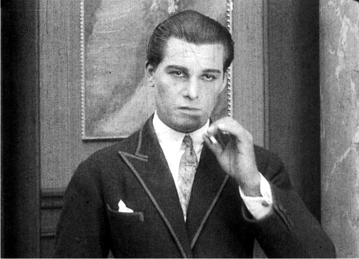 Un futbolista en Hollywood 1 Juan Torena en el flim Eran trece. Imagen: Fox Film Corporation.