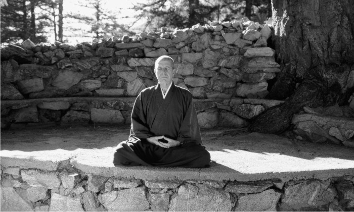 Leonard Cohen en el Mount Baldy Zen Center. Foto: Cordon.