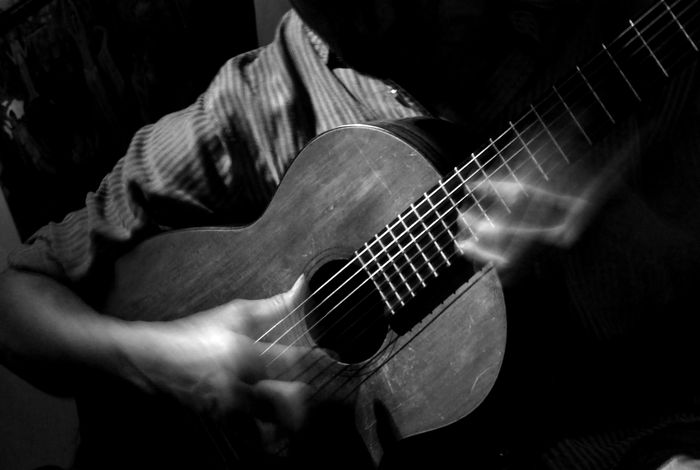 Cuerpo a cuerpo 2 Figura 02 Guitarra 2014 EBruner