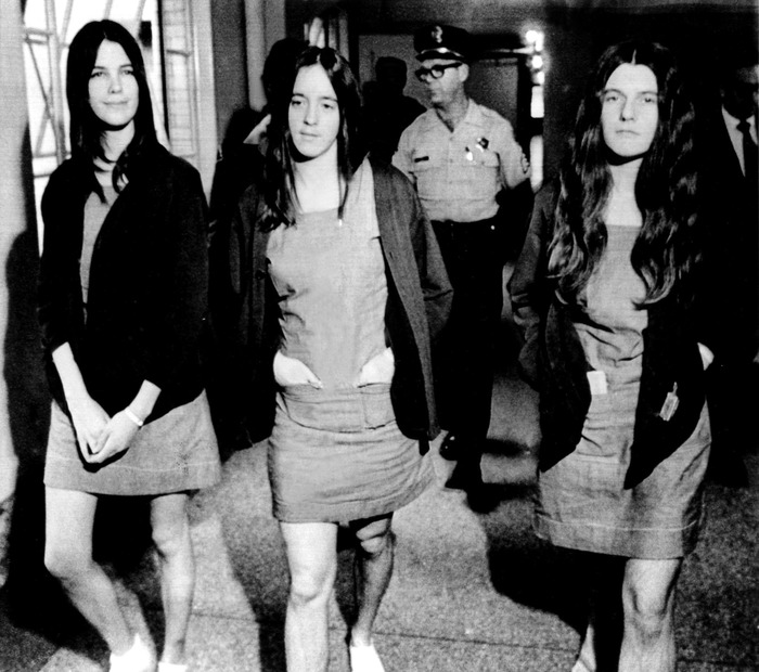 Las chicas Manson: la felicidad es un arma humeante 2 oie 21125635R5pbqR6G