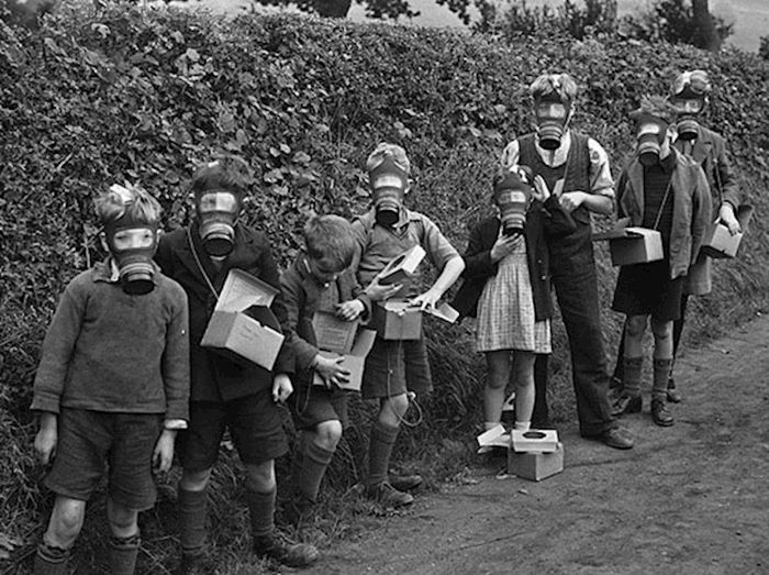 La vida diaria en Gran Bretaña durante la Segunda Guerra Mundial 3 evacuees in montgomeryshire 4346388594 wiki