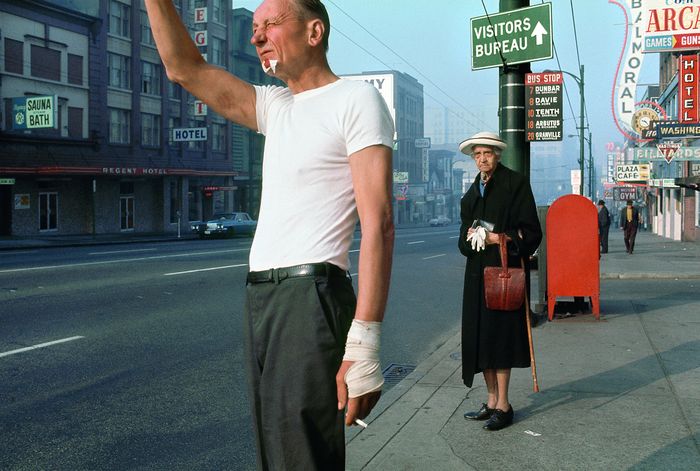 Lo que Leica no quiso fotografiar: one camera, one life 3 8 Fred Herzog Man with bandage 1968 Courtesy of Equinox Gallery Vancouver © Fred Herzog 2016