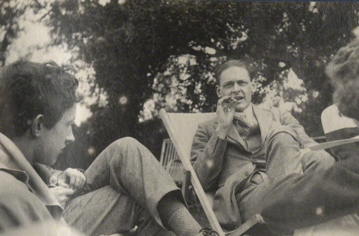 Lord David Cecil and T. S. Eliot 1923 cropped