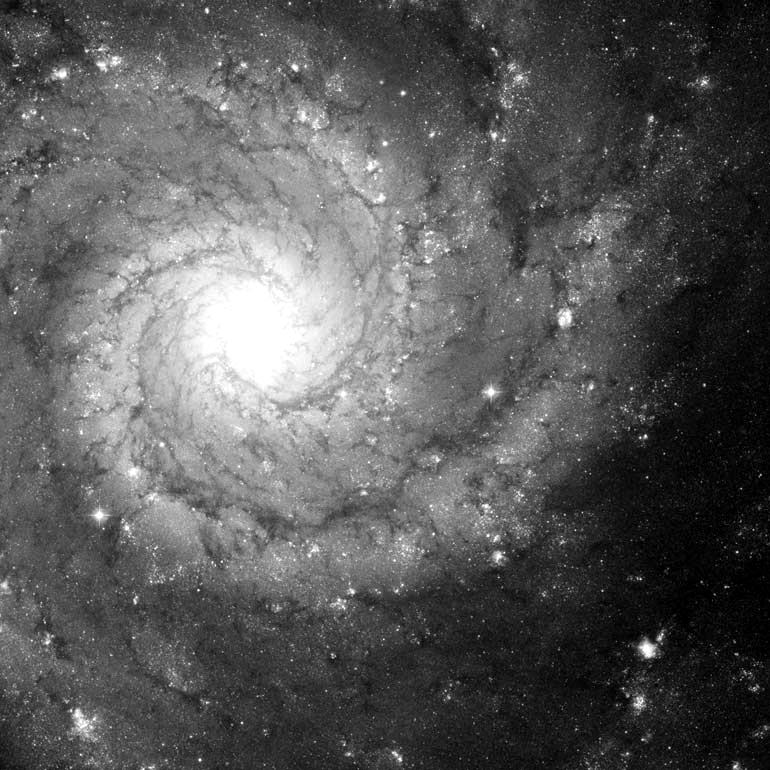 10-spiral-galaxy-m74-hubble