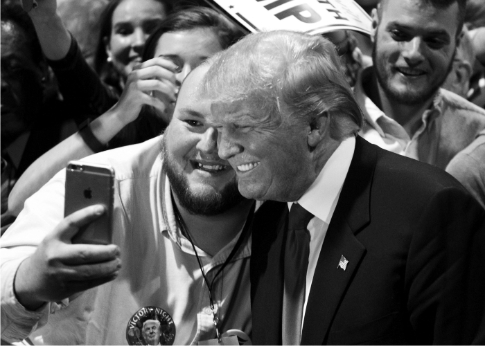 Donald Trump tras un mitin. Foto Cordon Press.p