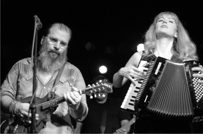 Steve Earle y Allison Moorer. Foto S. D. Dirk CCp