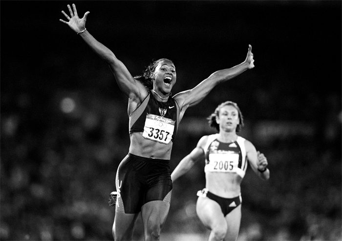 Marion Jones y Ekaterini Thanoup