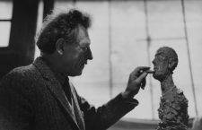Alberto Giacometti (1901-1966), Swiss sculptor and painter, in his studio. Paris (XIVth arrondissement), 46 rue Hippolyte-Maindron, 1961.