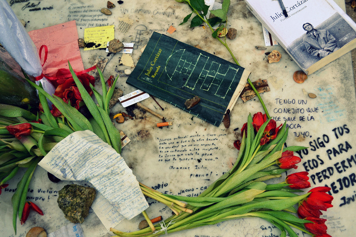 Últimas noticias de la literatura latinoamericana desde el cementerio de Montparnasse 1 oie 4uzkkBC0X1gz
