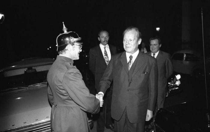 Cómo la Stasi colocó a un espía de asesor del canciller de Alemania Occidental 2 oie HUThcRUVz03O