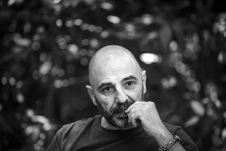 Víctor Amat «Un libro de autoayuda que te ayuda ya no es autoayuda