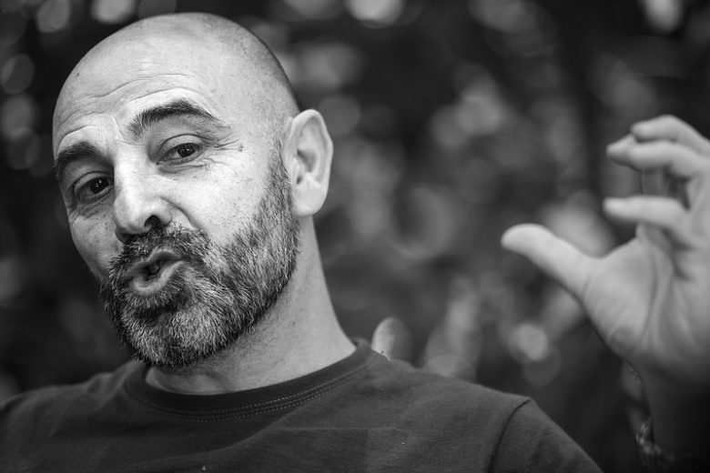 Víctor Amat «Un libro de autoayuda que te ayuda ya no es autoayuda