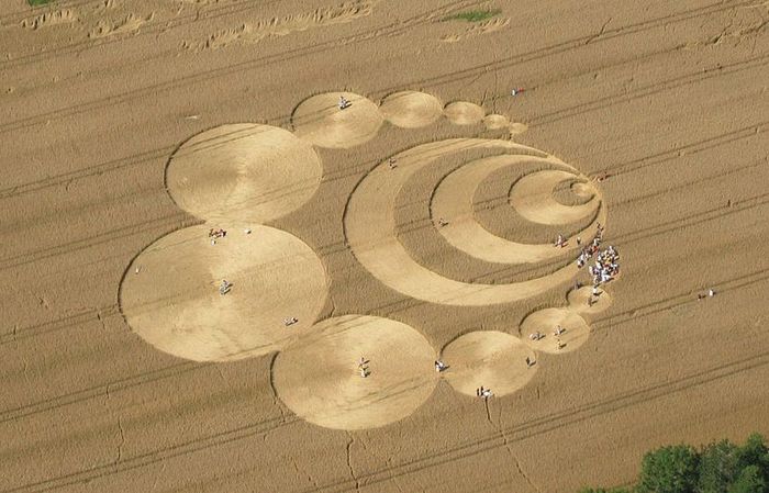 Breve historia del comérsela doblada (y II) 8 800px CropCircleW result