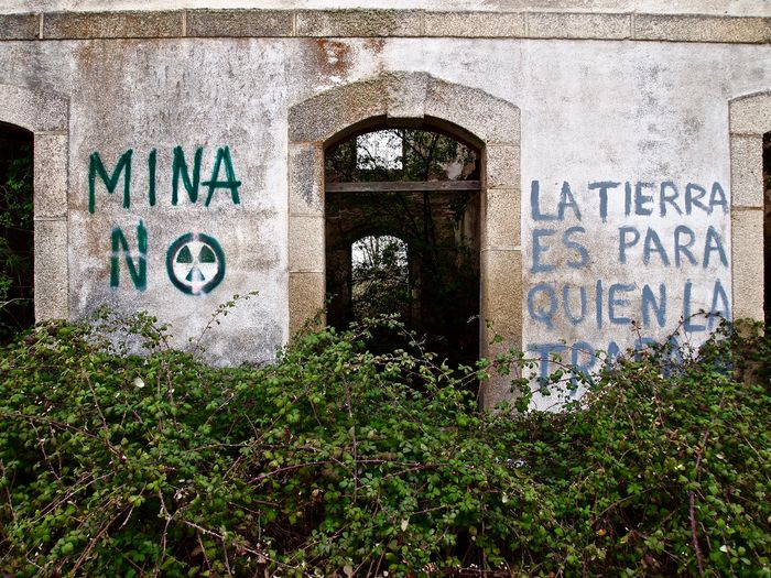 Pintada contra la mina en la estación de Bogajo result