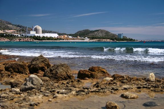 ¿A qué pueblo (junto a una central nuclear) te irías de puente? 5 28383166426 5c3bdb236f z result