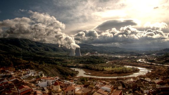 ¿A qué pueblo (junto a una central nuclear) te irías de puente? 1 3133355832 75eb3f2d33 o result