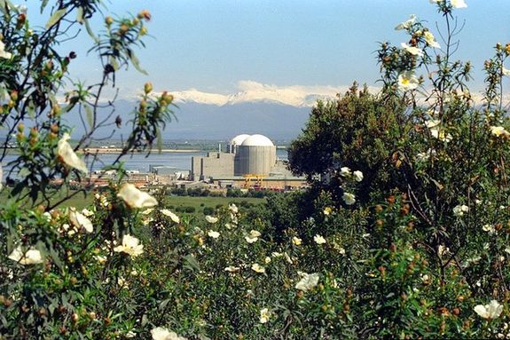 ¿A qué pueblo (junto a una central nuclear) te irías de puente? 2 9297488641 7dc78580b7 z result