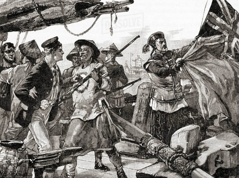 Las guerras del Opio: cuando el gigante chino despertó de su letargo 5 Chinese officers tear down the British flag on the arrow e1571218861496