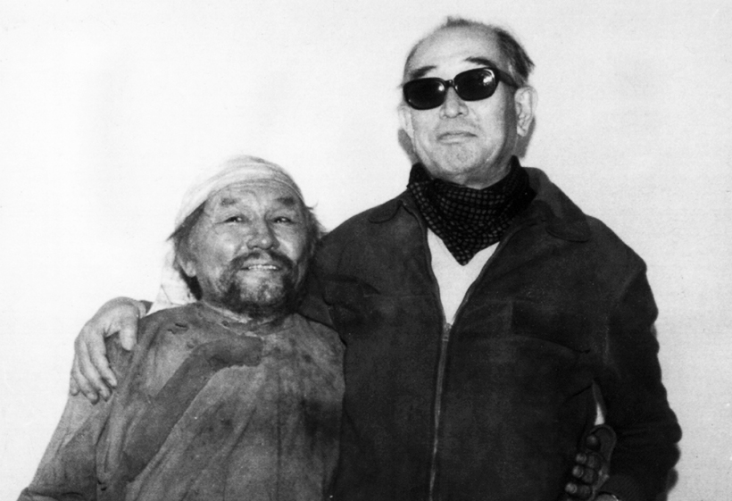 Akira Kurosawa durante el rodaje de Dersu Uzala.