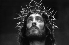 JESUS OF NAZARETH -- Pictured: Robert Powell as Jesus -- Photo by: NBC/NBCU Photo Bank