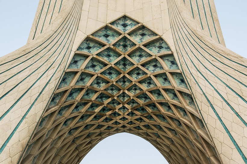Detalle de la torre Azadi Teherán