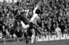 Partido entre el Tottenham Hotspur y el Liverpool, 1975. Fotografía: Corbis.