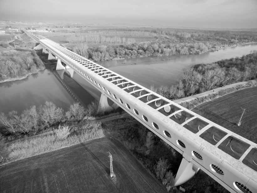 Las estructuras de Manterola 5 4. Puente de Osera del AVE sobre el rio Ebro 2001