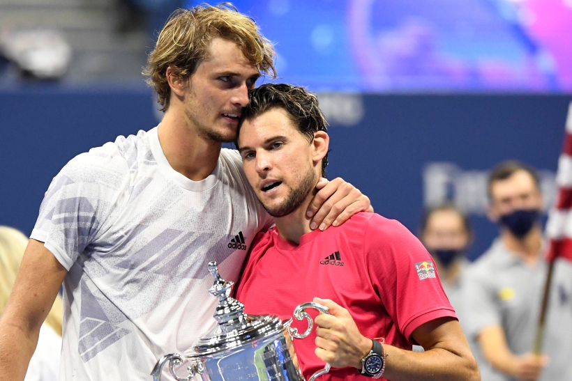 Alexander Zverev y Dominic Thiem tras la final masculina del US Open 2020. Foto Cordon Press