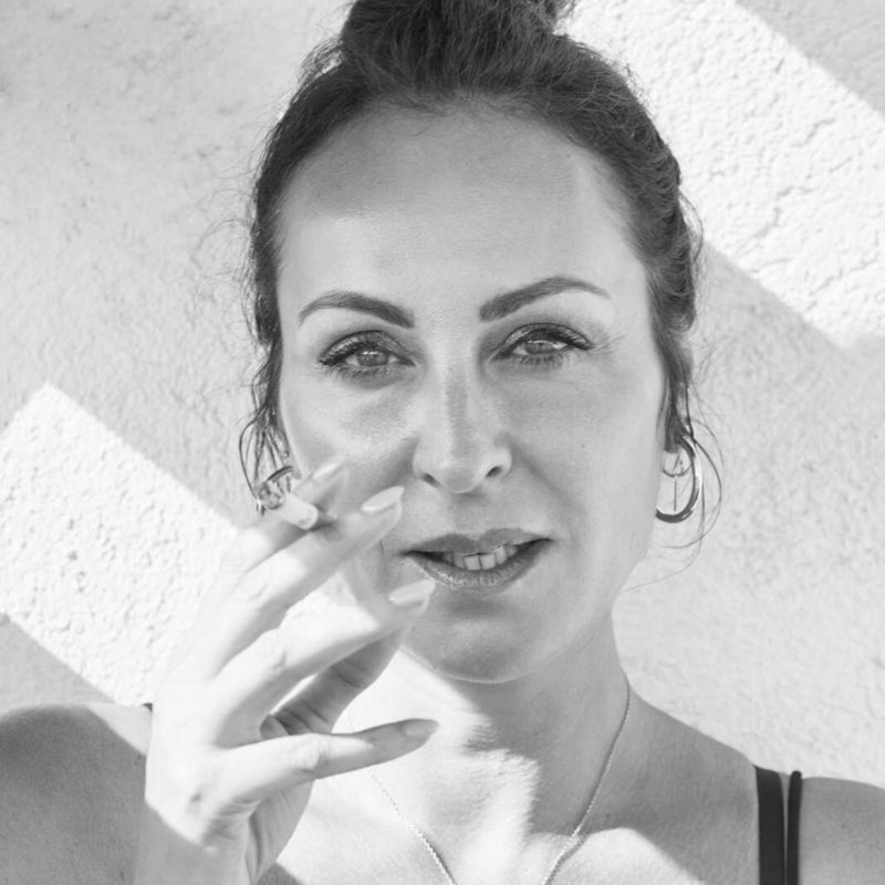 Ana Milán «El ego solo es confeti, luego hay que barrerlo» Jot Down