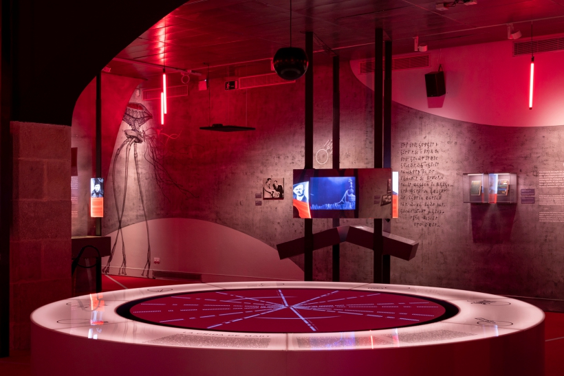 Rumbo a Marte, o el ascenso al Olimpo 2 Exposición Marte. El espejo rojo, en CCCB. Foto: Aleix Plademunt.