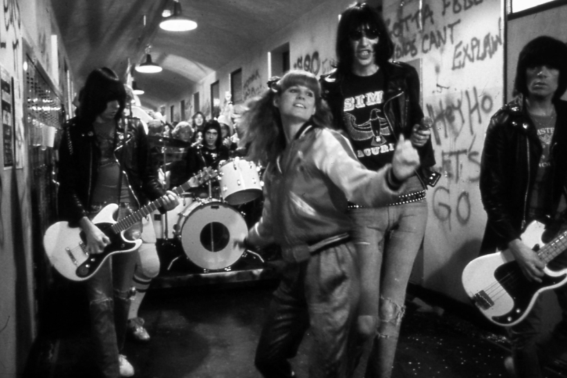 Vísteme despacio, que tengo gira 1 ramones gira