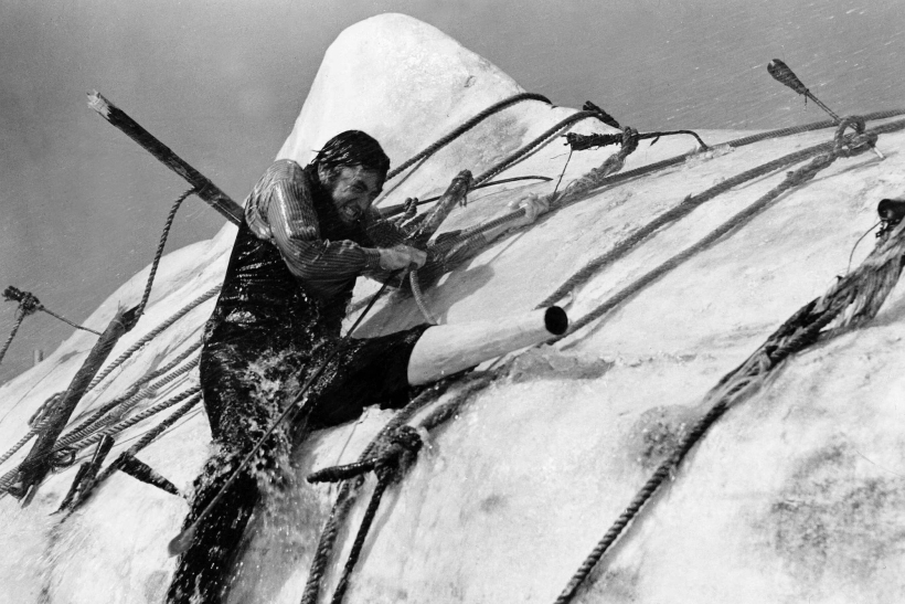 Gregory Peck como el capitán Ahab en Moby Dick. Imagen MGM.
