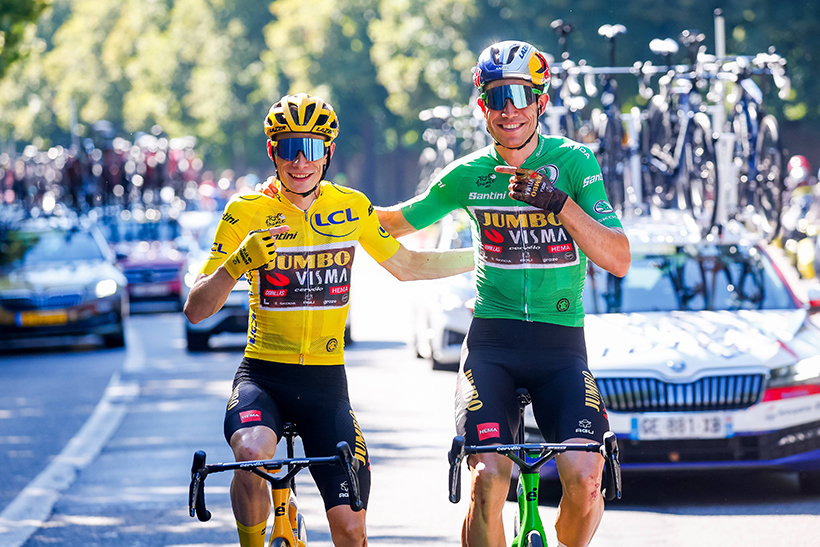 Jonas Vingegaard con Wout Van Aert en el Tour de Francia 2022. Foto: Cordon.
