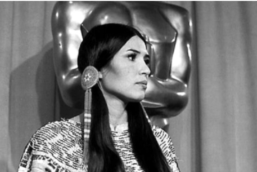 Jot Down News 2022 #36 1 Sacheen Littlefeather. Foto Corbis. jot down news