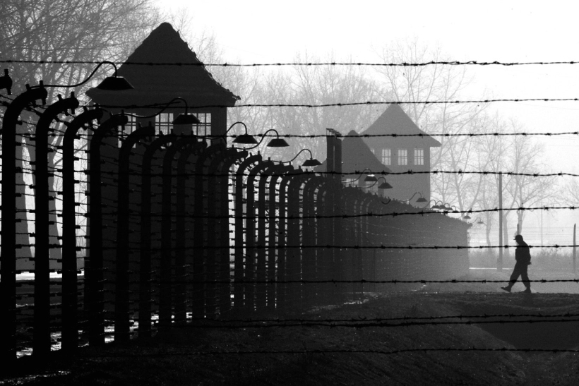 Auschwitz, 2005. jot down news