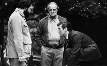 Francis Ford Coppola, Marlon Brando y Al Pacino en el rodaje de El padrino. Imagen: MovieStilDB.
