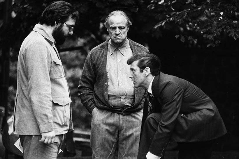 Francis Ford Coppola, Marlon Brando y Al Pacino en el rodaje de El padrino. Imagen: MovieStilDB.