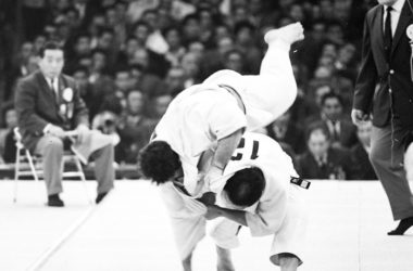 Isao Inokuma frente a Anzor Kiknadze. Foto Cordon.