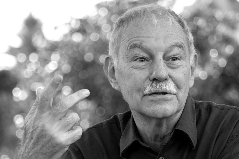 Eduardo Mendoza: el espejo de la posmodernidad (y 2) 1 Eduardo Mendoza en 2011. Foto de Pol A. Foguet.