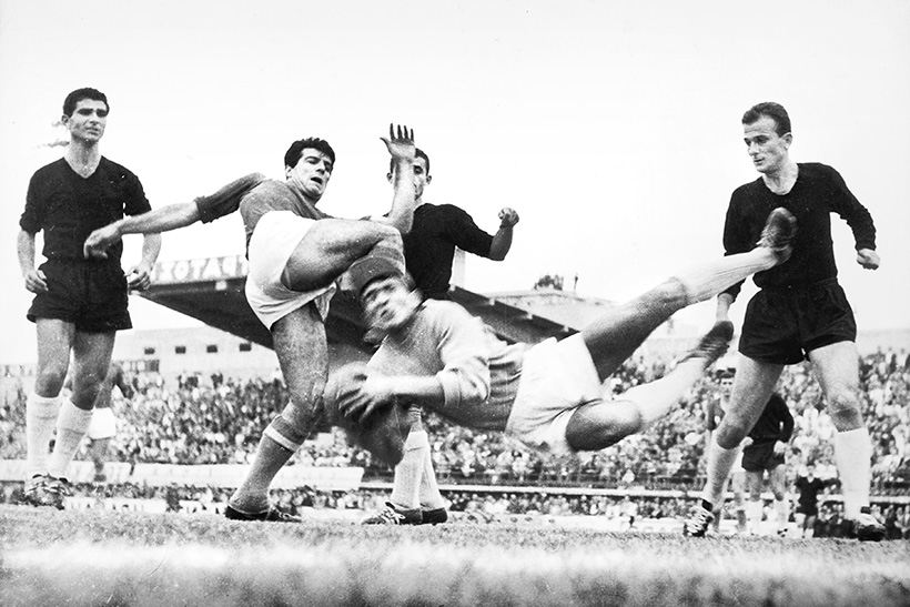 Elegía del futbolista leñero: fiebre en las gradas, sangre por el césped 1 Elegía del futbolista leñero