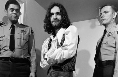 Charles Manson en 1970. Foto Cordon. canción