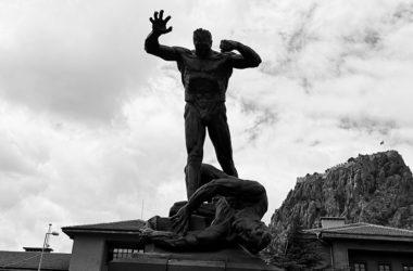 Gran Monumento a la Victoria en Afyon. Foto Gargarapalvin turquía