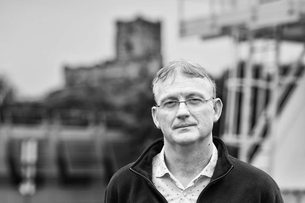 Laurence O'Rourke: «Queremos averiguar si estamos solos en el universo, y si ese proceso que dio origen a los humanos en la Tierra ha ocurrido en otros planetas» 1 Laurence O'Rourke para Jot Down