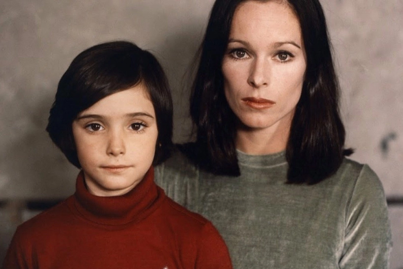 Cría cuervos: el refrán de la ingratitud en el cine, la literatura y la política 1 Cría cuervos. Imagen Filmin.