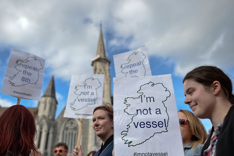Dile a las chicas que lo siento: mártires y santas del aborto en Irlanda 2 mártires y santas del aborto en Irlanda