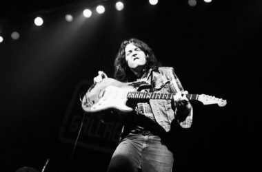 Rory Gallagher, 1970. Fotografía: Fin Costello / Getty.