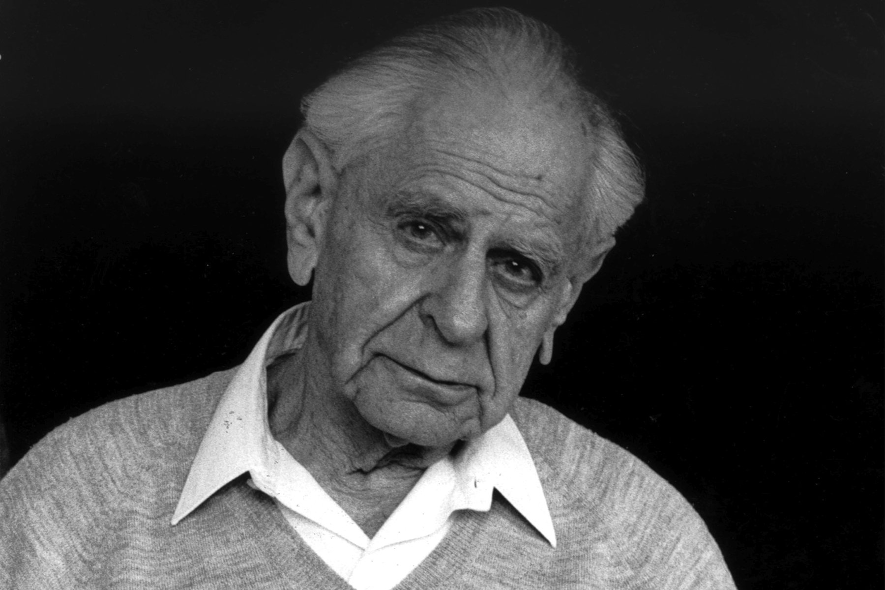 En busca de un mundo mejor: Karl Popper sobre la verdad vs la certeza y