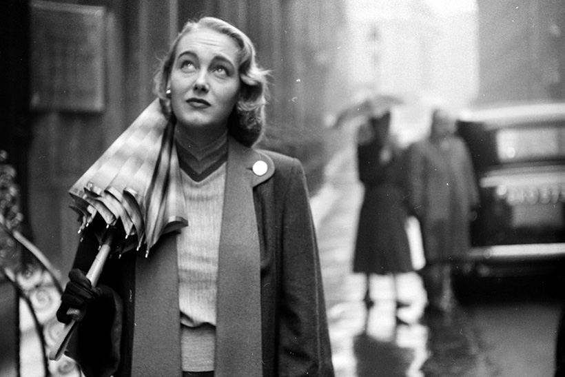 ¿Y si…? Sobre las creativas formas que tiene nuestra mente de romper con la realidad 1 Brenda Mee, 1953. Fotografía: Thurston Hopkins / Getty. realidad
