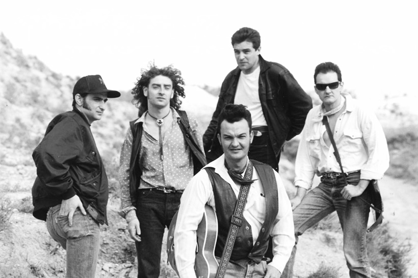 Más Birras: apuesta por el rock and roll, y pierde 1 Más Birras en una foto del libro 'Más Birras, del barrio a la leyenda', de Jorge Martínez. Imagen Doce Robles.